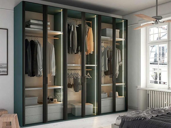 Armario con 6 puertas de cristal