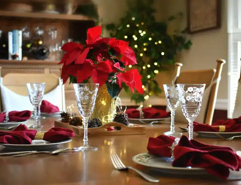 En Muebles Lozano te enseñamos como decorar la mesa estas navidades