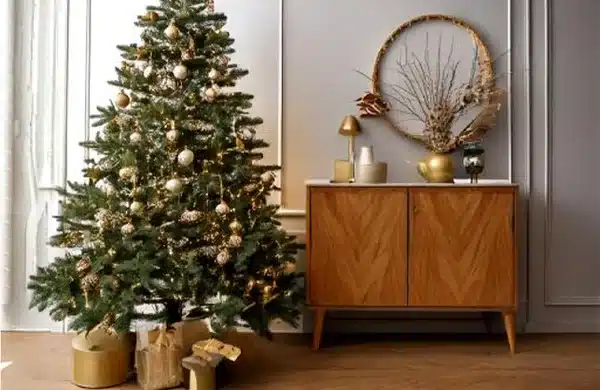 Recibidor funcional con árbol navideño